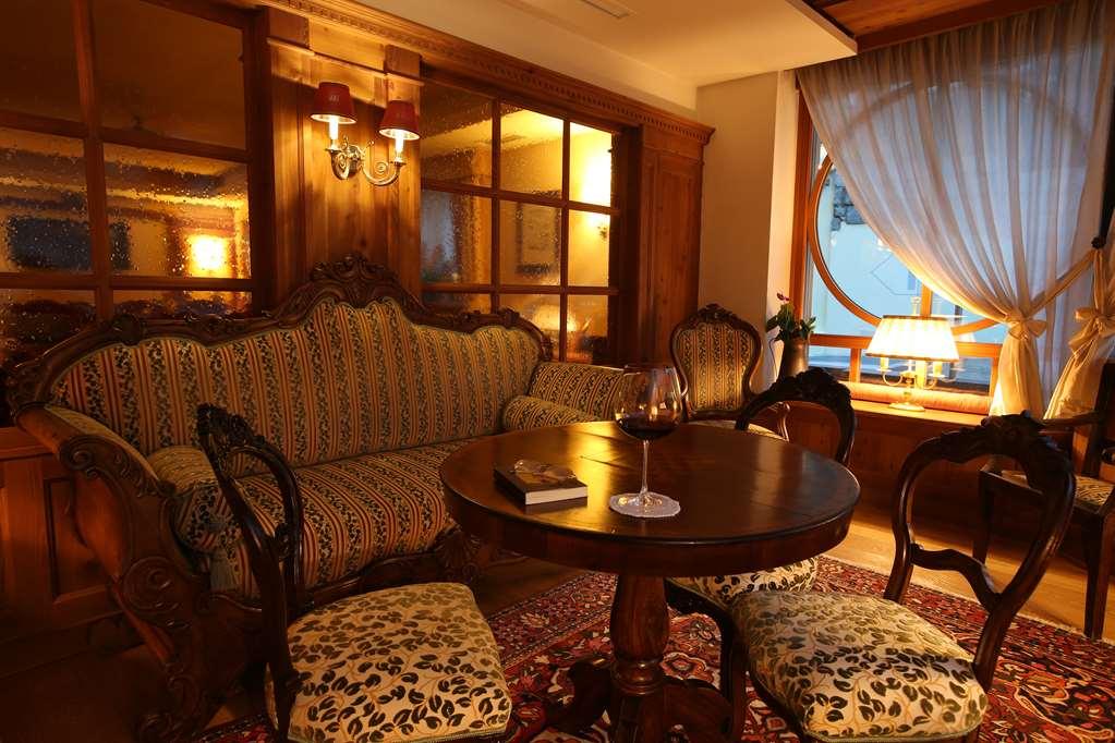 Alpen Suite Hotel Madonna di Campiglio Restoran gambar