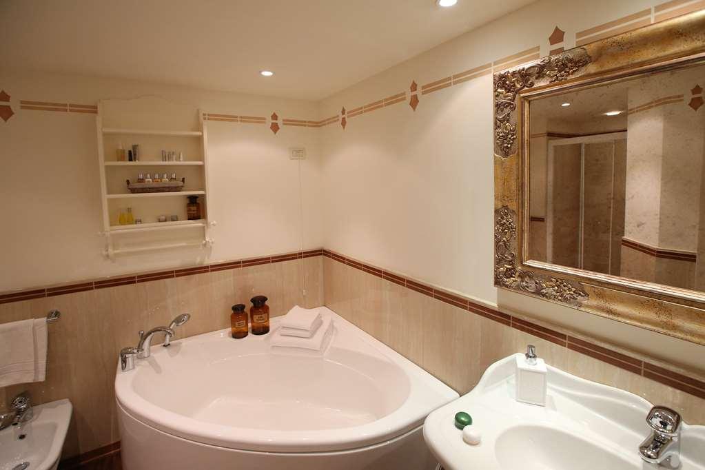 Alpen Suite Hotel Madonna di Campiglio Bilik gambar