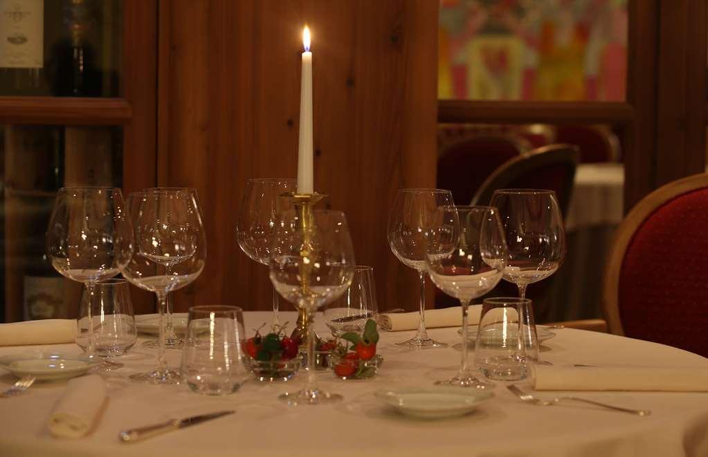 Alpen Suite Hotel Madonna di Campiglio Restoran gambar