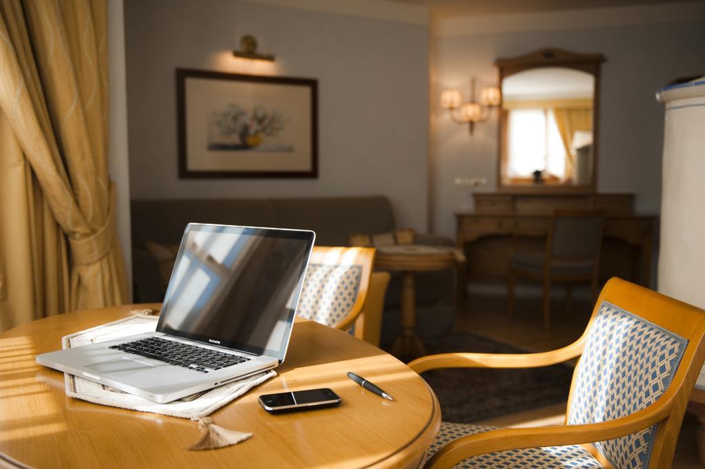 Alpen Suite Hotel Madonna di Campiglio Luaran gambar