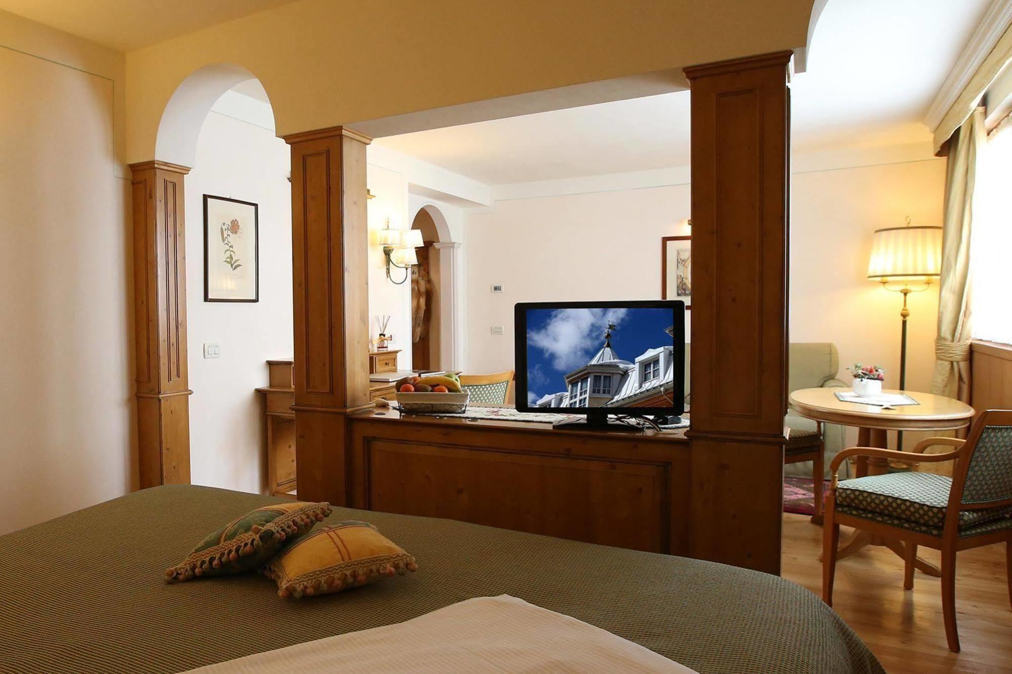 Alpen Suite Hotel Madonna di Campiglio Luaran gambar