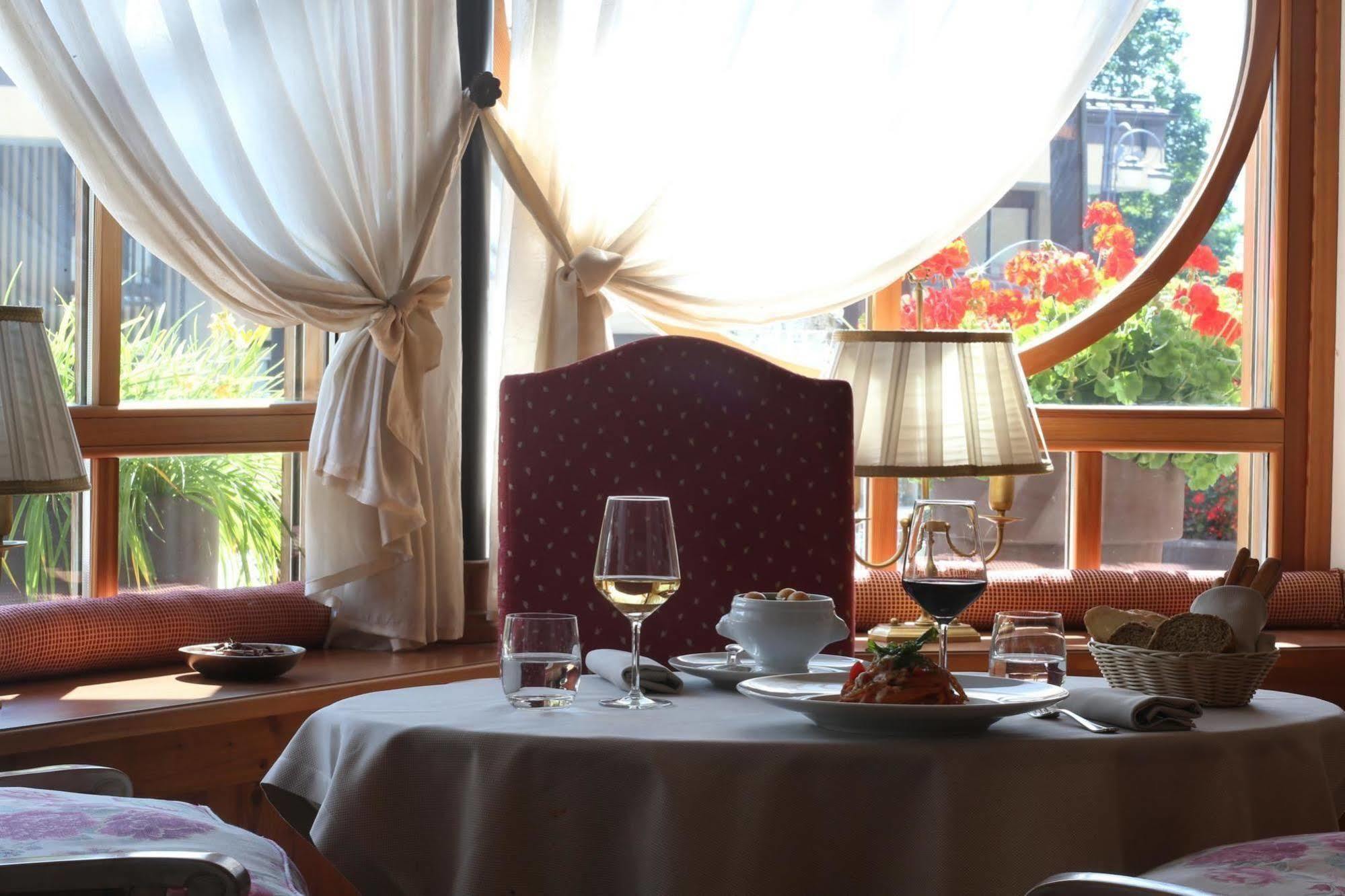 Alpen Suite Hotel Madonna di Campiglio Luaran gambar