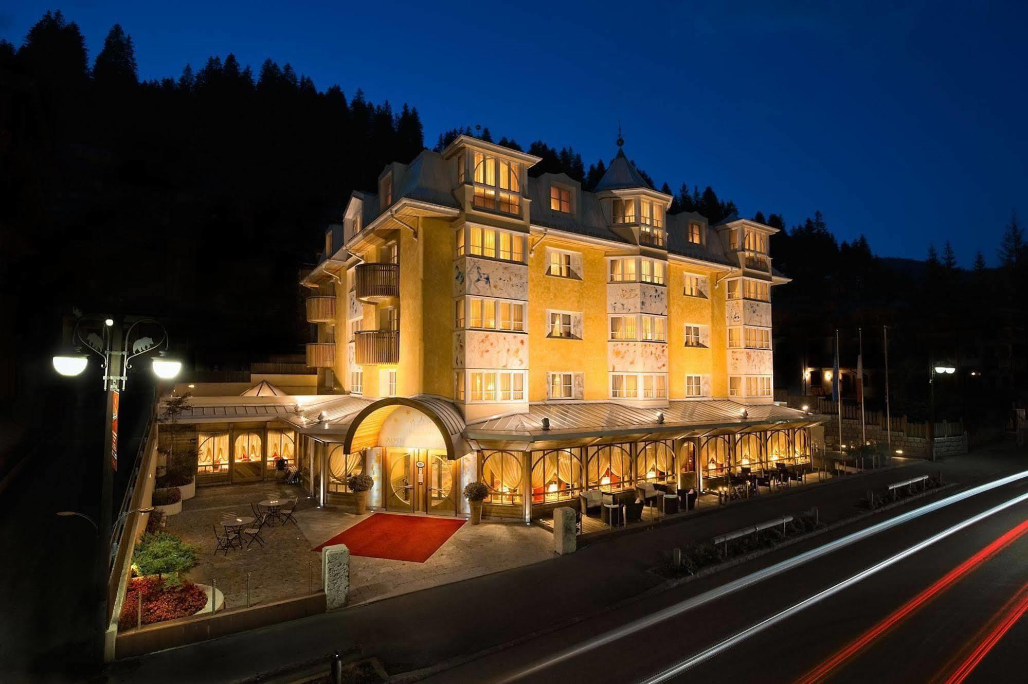 Alpen Suite Hotel Madonna di Campiglio Luaran gambar